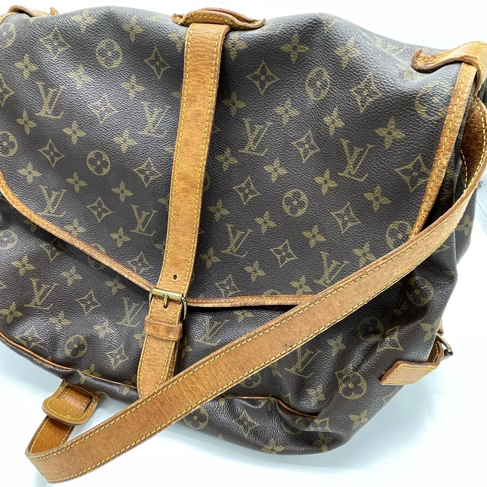 AUTHENTIC Louis Vuitton Monogram Saumur 43 - Picture 2 of 15